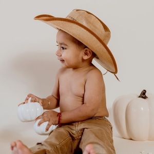 Boy’s cowboy hat